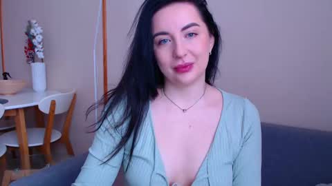 Effy online show from 12.26.24