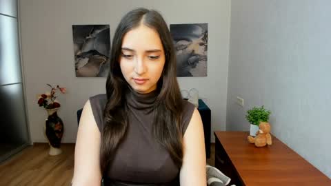 Effy Royse online show from 04.06.26