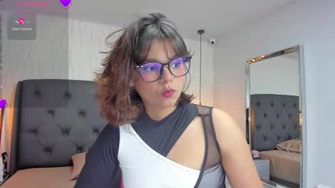 Snapshot of effystonnem chatting on 02.20.25 E F F Y online show from 02.20.25