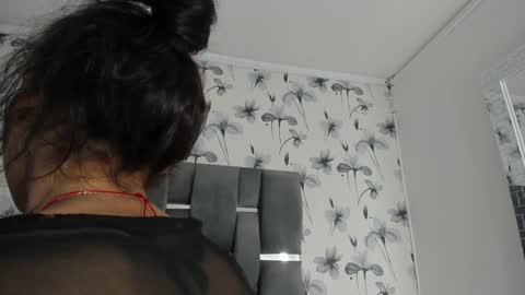 Snapshot of ehotloveaxxx chatting on 12.21.24 Valery online show from 12.21.24