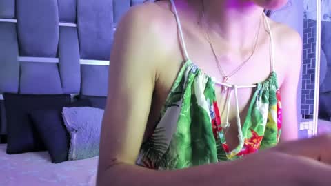 Snapshot of ehotloveaxxx chatting on 01.14.25 Valery online show from 01.14.25