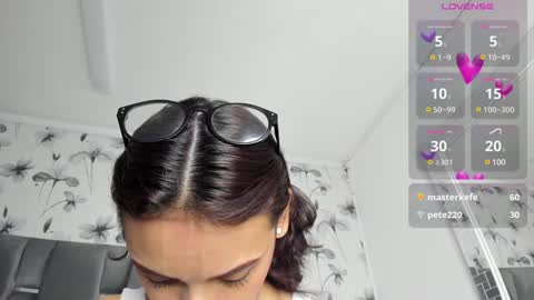 Snapshot of ehotloveaxxx chatting on 01.27.25 Valery online show from 01.27.25