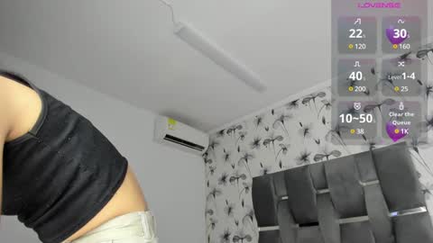 Snapshot of ehotloveaxxx chatting on 01.31.25 Valery online show from 01.31.25