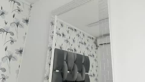 Snapshot of ehotloveaxxx chatting on 03.07.25 Valery online show from 03.07.25