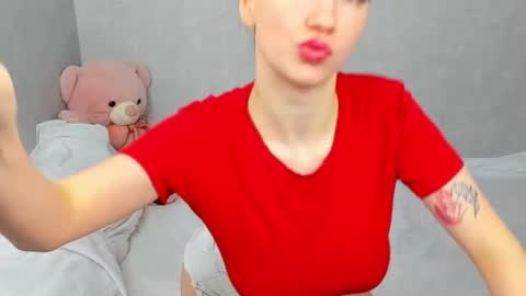 eileenmoores online show from 02.19.26