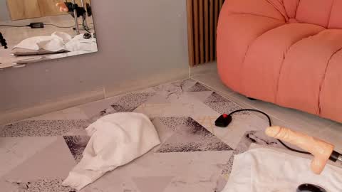 Snapshot of eilin_clio chatting on 12.22.24 Eilin online show from 12.22.24