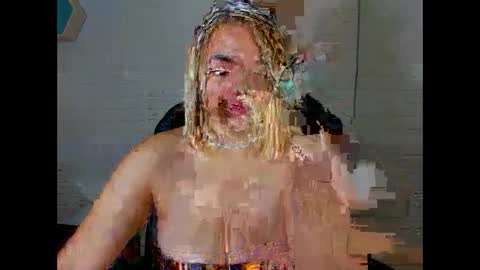 Snapshot of eily_blunts chatting on 10.07.25 Eily online show from 10.07.25