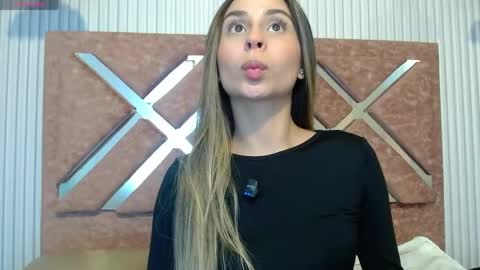 Snapshot of eimy_rose1 chatting on 05.14.26 Eimy rose online show from 05.14.26