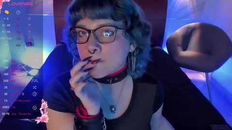 Snapshot of eimy_smit chatting on 12.18.25 eimy online show from 12.18.25