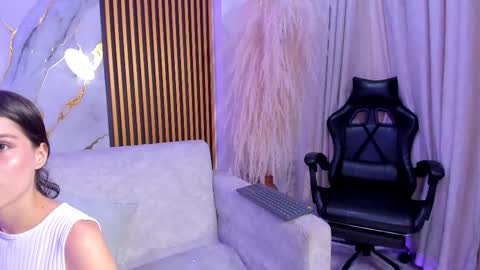 YG COUPLE online show from 10.16.25