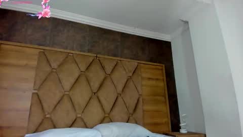 YG COUPLE online show from 03.07.26