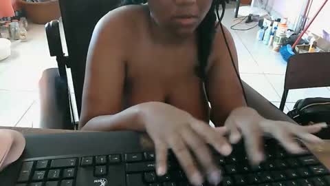 Eirondra Valeen online show from 10.20.25