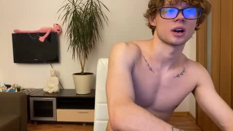 Snapshot of eitanhere chatting on 01.24.25 Eitan online show from 01.24.25