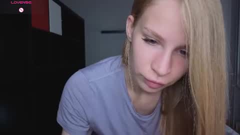 Snapshot of el1s_evans chatting on 06.15.26 please read my bio there is information about private shows and about my personality online show from 06.15.26