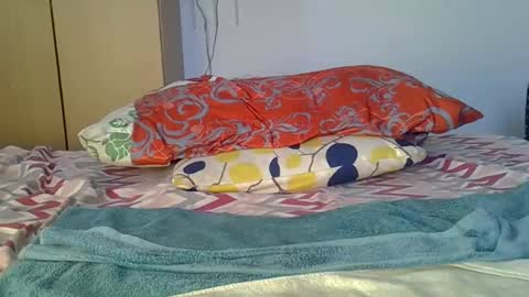 petite online show from 12.09.24