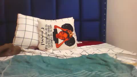 petite online show from 02.20.26