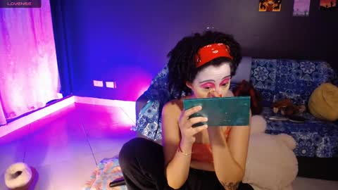 Ela  Help me reach 100 thumbs up online show from 03.08.25