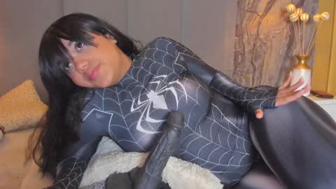 Snapshot of ela_endezz chatting on 12.12.24 online show from 12.12.24