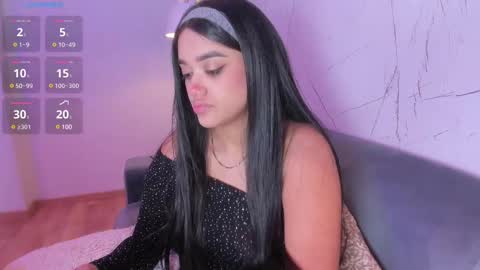Snapshot of ela_endezz chatting on 03.05.25 online show from 03.05.25