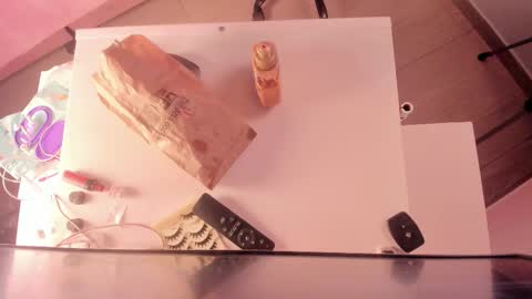 Snapshot of ela_petit chatting on 11.05.25 Ela online show from 11.05.25