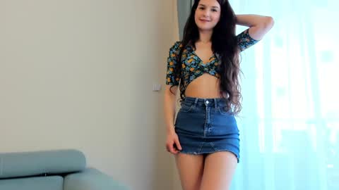 Snapshot of elaanna chatting on 03.04.25 Ela online show from 03.04.25