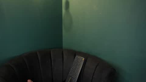 elaine87_ online show from 10.20.25