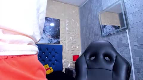 Elan Giralon online show from 03.31.26