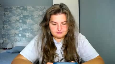 Elanis online show from 09.24.25