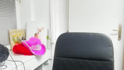 elararossy online show from 12.18.25