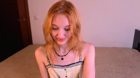 Snapshot of elarasun chatting on 05.07.26 ElaraSun online show from 05.07.26