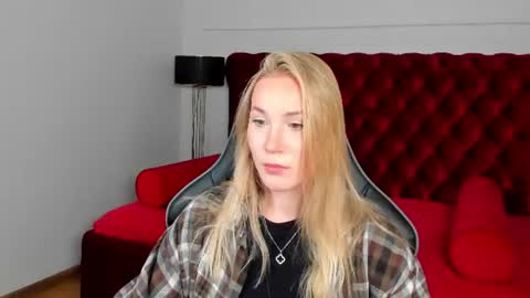 elaravoltage online show from 08.10.26
