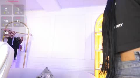 Elasummeer online show from 10.22.25