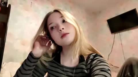 MIa online show from 04.17.26