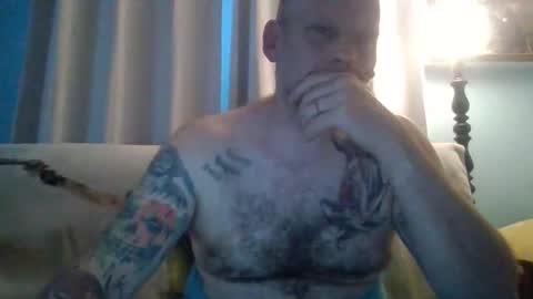 Snapshot of elcornio9 chatting on 04.14.26 elcornio9 online show from 04.14.26