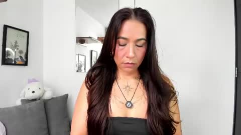 Snapshot of electra_hunt chatting on 06.08.26 Electra- Please help me reach 100 likes online show from 06.08.26