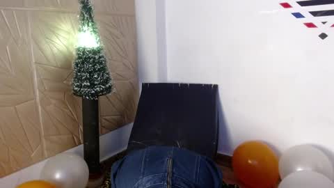 ELEKTRA  hii my birthday is tomorrow but I will celebrate it on Sunday Ill wait for you online show from 12.15.24