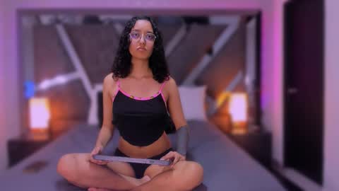 elenacortez online show from 12.15.25