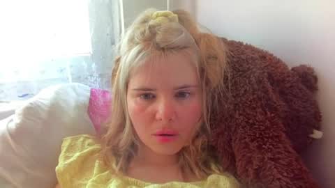 Elena online show from 04.20.26