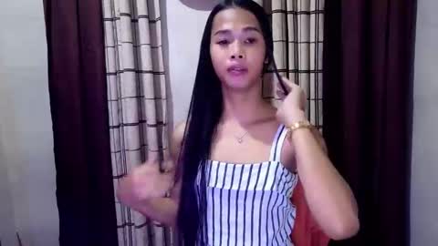 Snapshot of elenapierce69 chatting on 11.04.25 Call me Yours. online show from 11.04.25