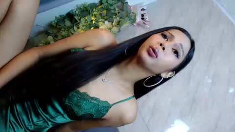 Snapshot of elenapierce69 chatting on 12.15.25 Call me Yours. online show from 12.15.25