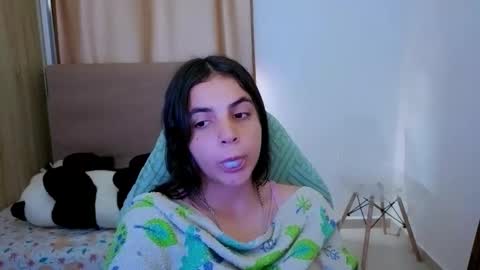 Snapshot of elenna_hotx chatting on 05.15.26 agnes online show from 05.15.26