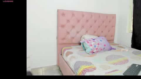 Snapshot of elettra_parisi19 chatting on 05.29.26 elettra_parisi19 online show from 05.29.26