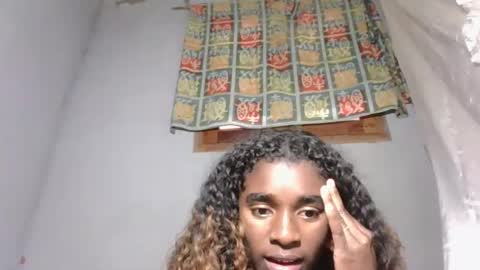 Snapshot of elia011 chatting on 11.05.25 elia011 online show from 11.05.25