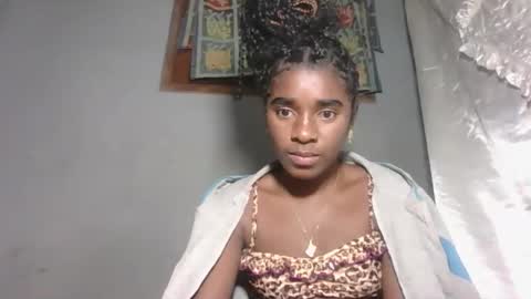 Snapshot of elia011 chatting on 11.09.25 elia011 online show from 11.09.25