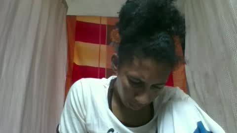 Snapshot of elia011 chatting on 02.26.26 elia011 online show from 02.26.26