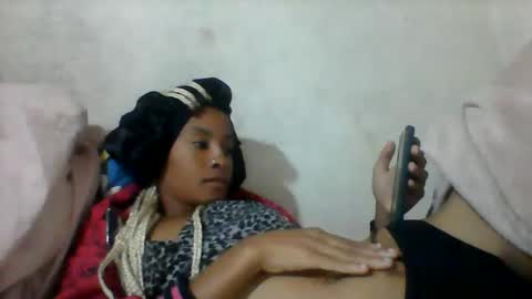 Snapshot of elia011 chatting on 05.28.26 elia011 online show from 05.28.26