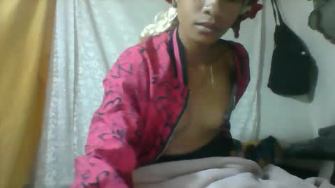 Snapshot of elia011 chatting on 05.30.26 elia011 online show from 05.30.26