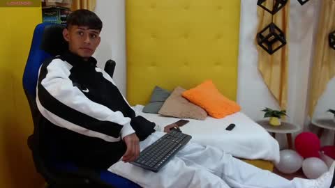 E L I A S online show from 03.05.25