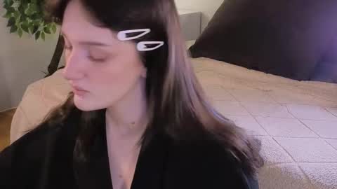 Snapshot of eliejay chatting on 11.12.25 Ellie online show from 11.12.25