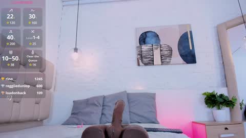 E L I I Z A B E T H   online show from 12.17.24